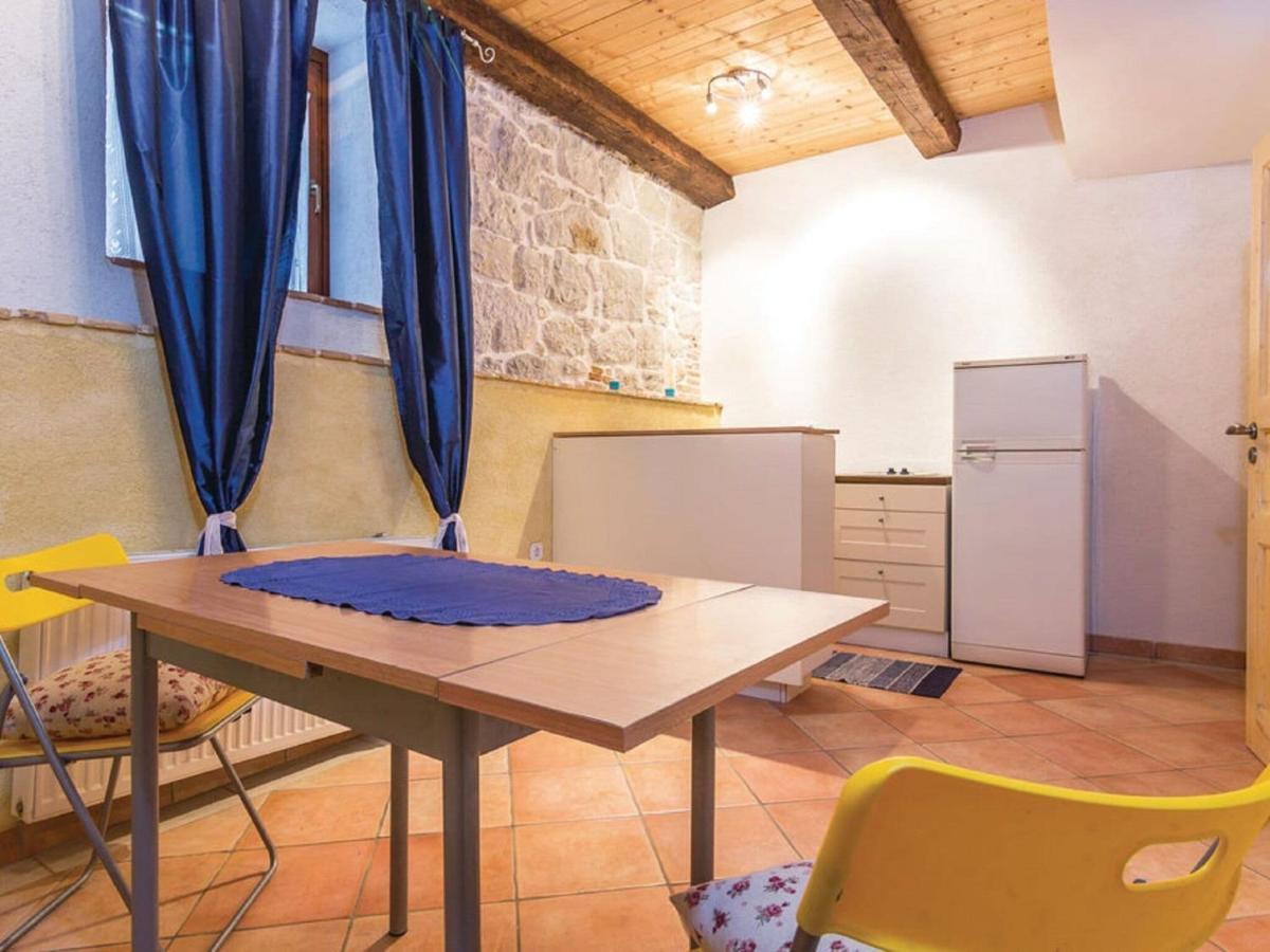 Rustic Holiday Home In Vrsar With Garden Esterno foto