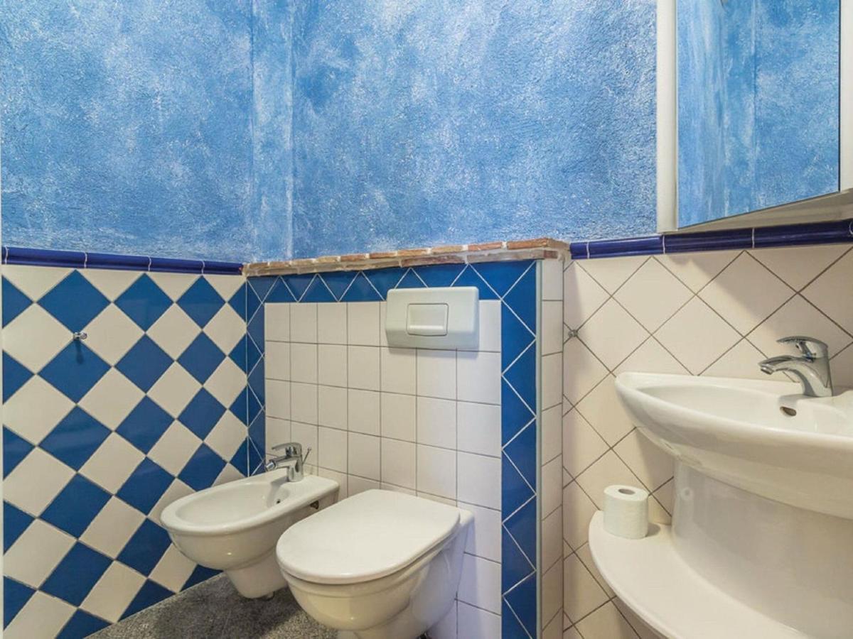 Rustic Holiday Home In Vrsar With Garden Esterno foto
