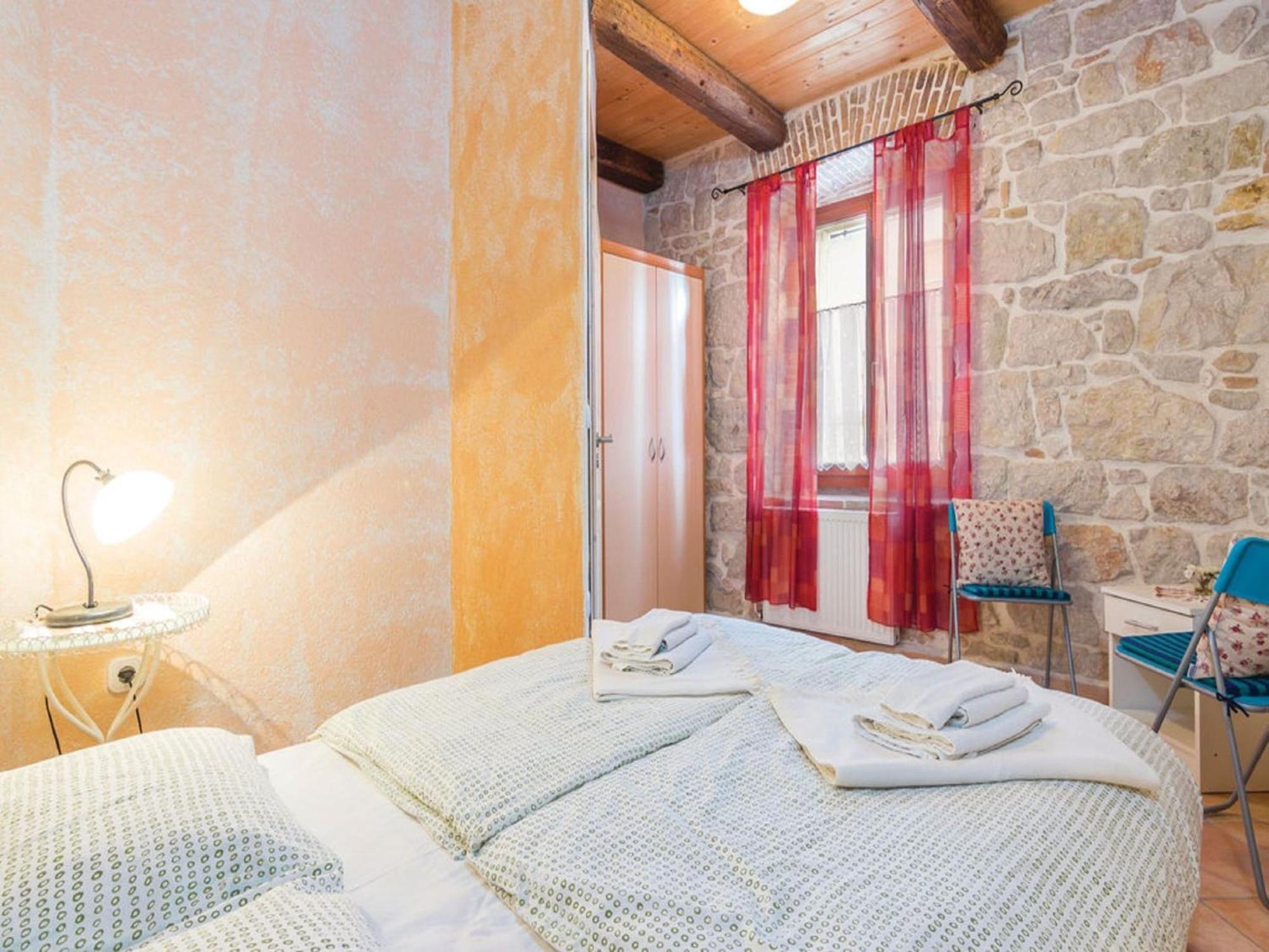 Rustic Holiday Home In Vrsar With Garden Esterno foto